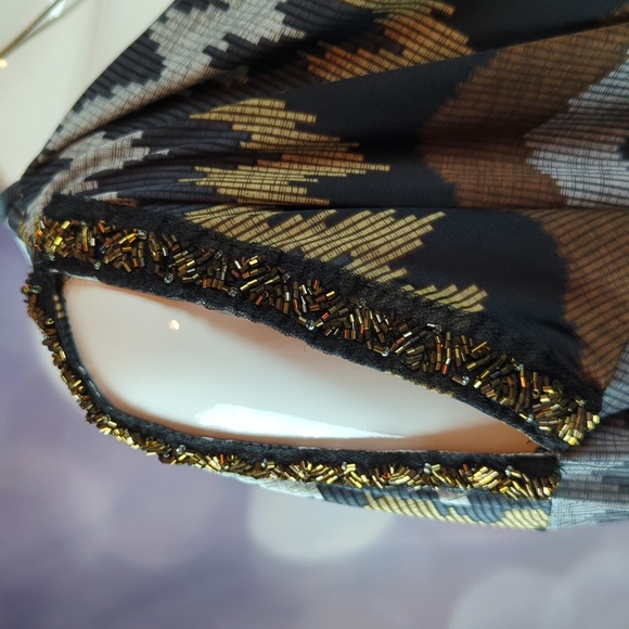 Dot’s sz 1X Chevron Print Cold Shoulder Beaded High Low Cowlneck Top - Picture 3 of 6